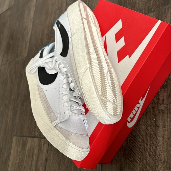 NWT Nike Low Top Blazer 77 - Picture 6 of 6